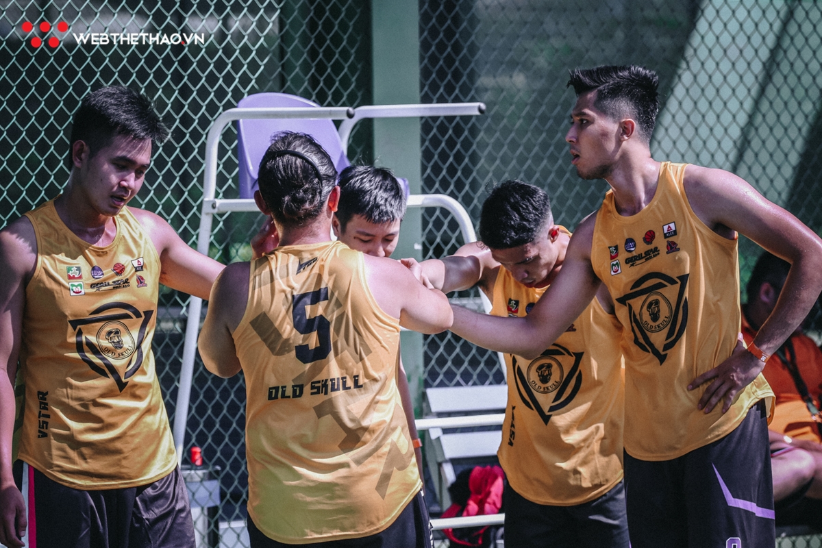 Khai mạc giải Bóng rổ 4x4 Vstar League 2019: Cháy hết mình cùng quả bóng cam bất chấp cái nắng chói chang Khai mạc giải Bóng rổ 4x4 Vstar League 2019: Cháy hết mình cùng quả bóng cam bất chấp cái nắng chói chang